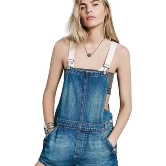 Free People Denim - Free People Women's Size 27 'Shapeless' Blue Denim Shortalls